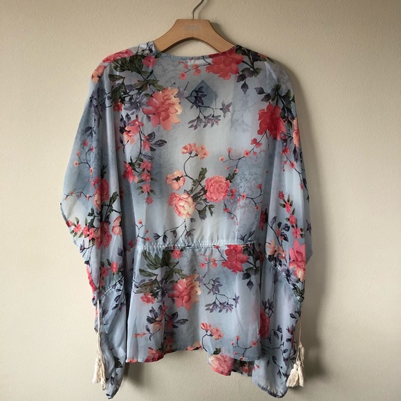 NWT- light weight Blue Floral Kimono semi sheer - Picture 2 of 8
